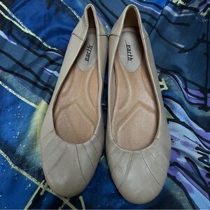 Nude ballet flats Earth Brand